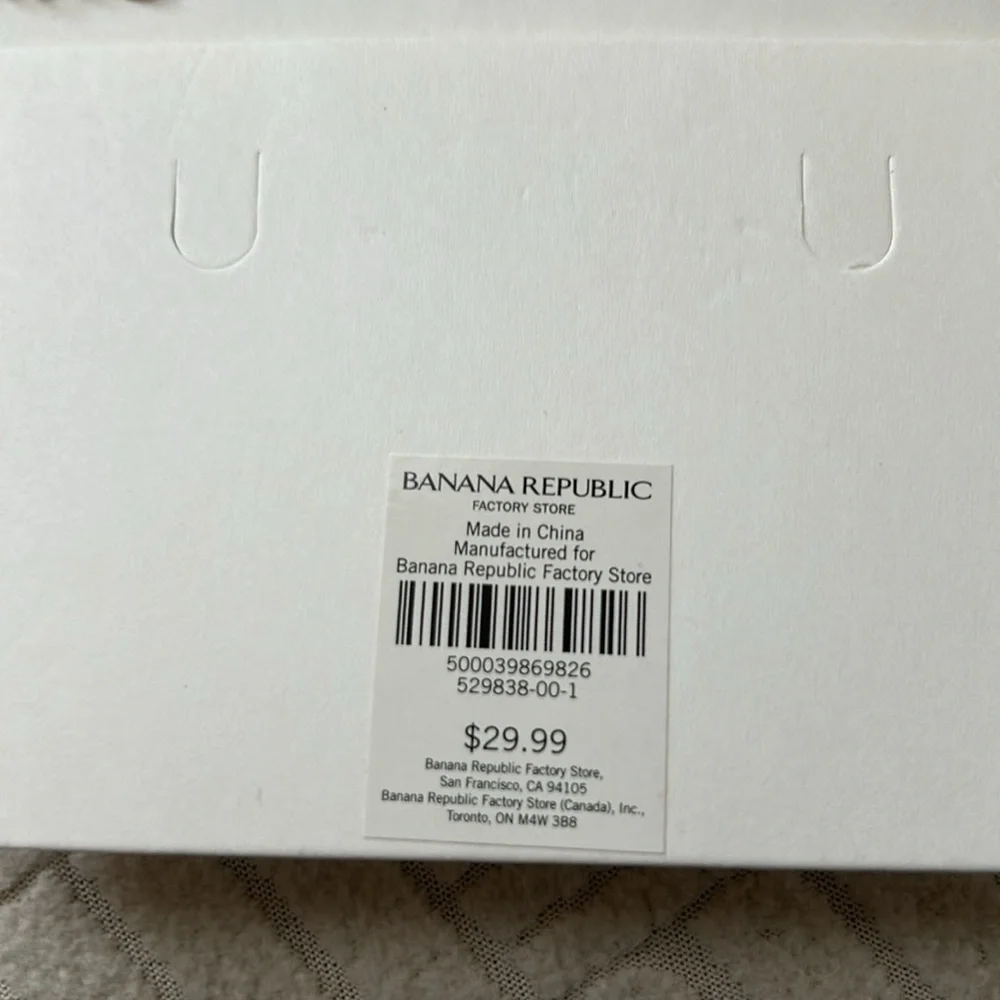 Banana Republic questions leave
